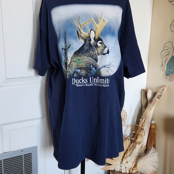 Vintage winter deer 🦌 graphic print Ducks Unlimited tshirt. - Picture 2 of 6